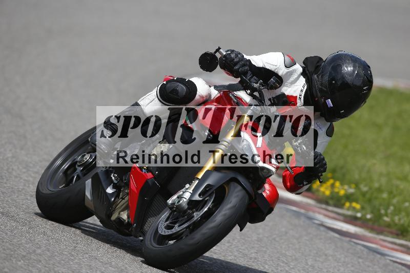 /Archiv-2024/29 12.06.2024 MOTO.CH Track Day ADR/Gruppe blau/71